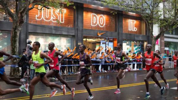 马拉松竞速跑鞋：国产品牌们的新战场专栏