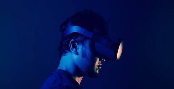 收购了“VR界的大逃杀和Roblox”，Facebook会垄断VR市场吗？