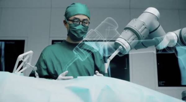 医院急招机器人“上岗”：半年55笔大单，手术机器人熬出头了？